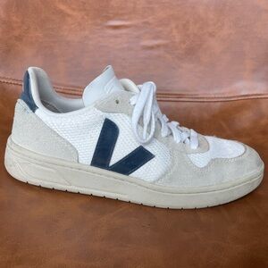Women's VEJA V-10 Sneakers - White / Nautico - US 7 / EU 38